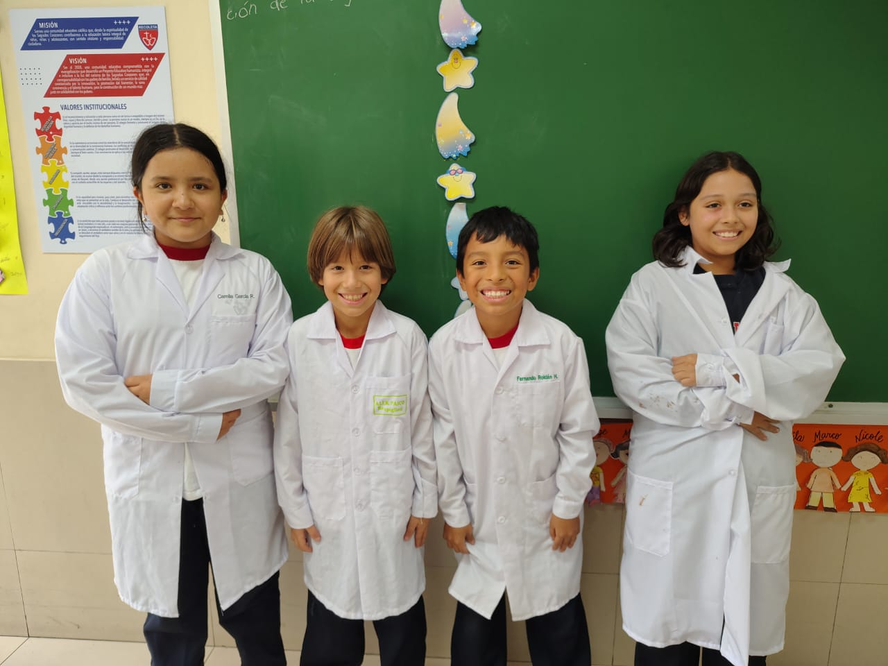 Foto de los alumnos de 5to de primaria del Colegio Recoleta