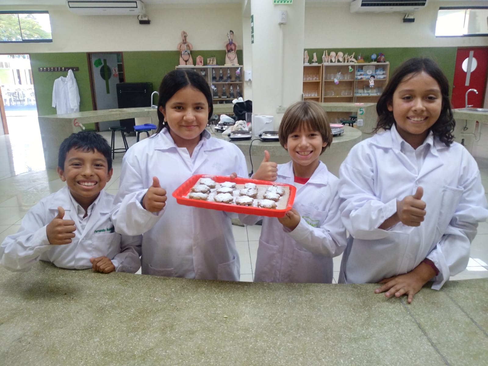 Foto de los alumnos de 5to de primaria del Colegio Recoleta